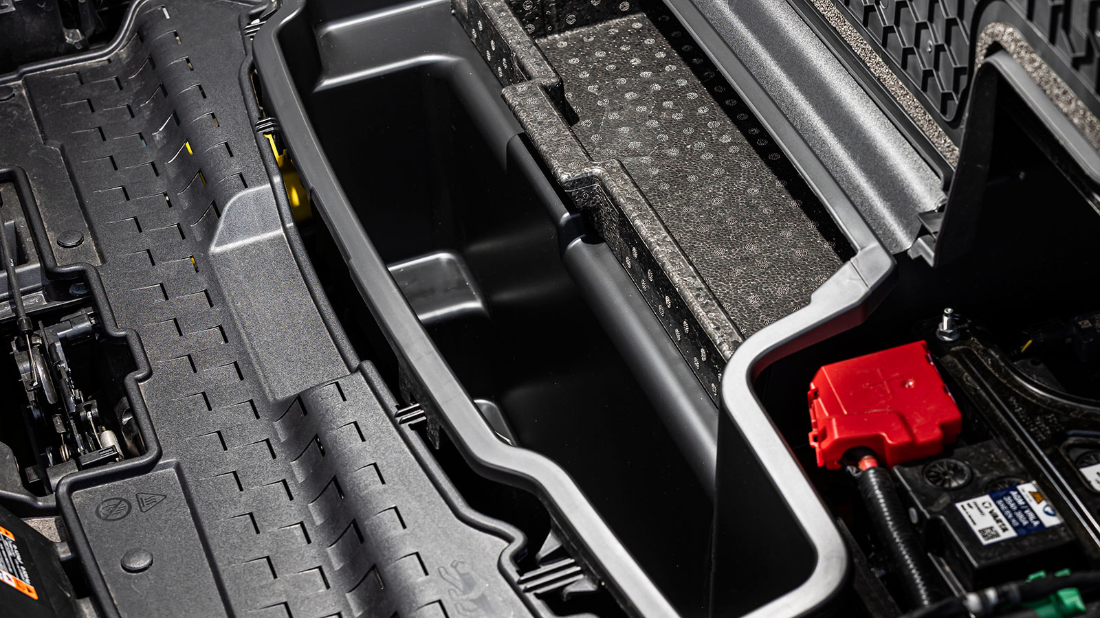 Μπροστινός αποθηκευτικός χώρος (Frunk) χωρητικότητας 43 λτ.